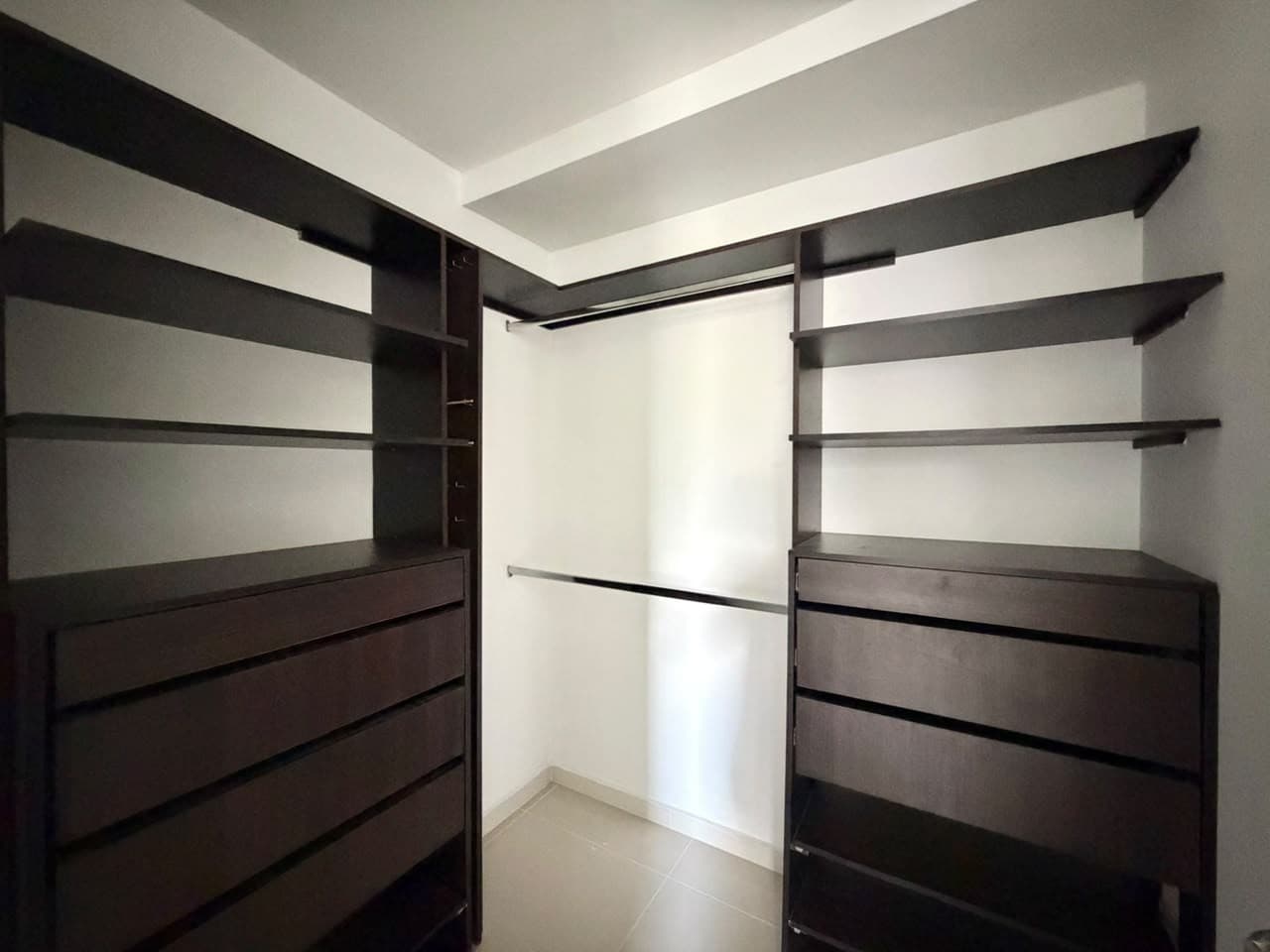 Apartment for Rent, Ciudad del Río - El Poblado Area, Plaza del Río Complex