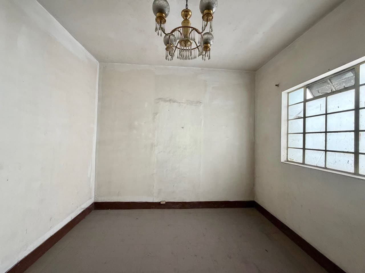 House for Sale, Ready for Renovation, Jesus Nazareno Neighborhood - Medellín Chagualo