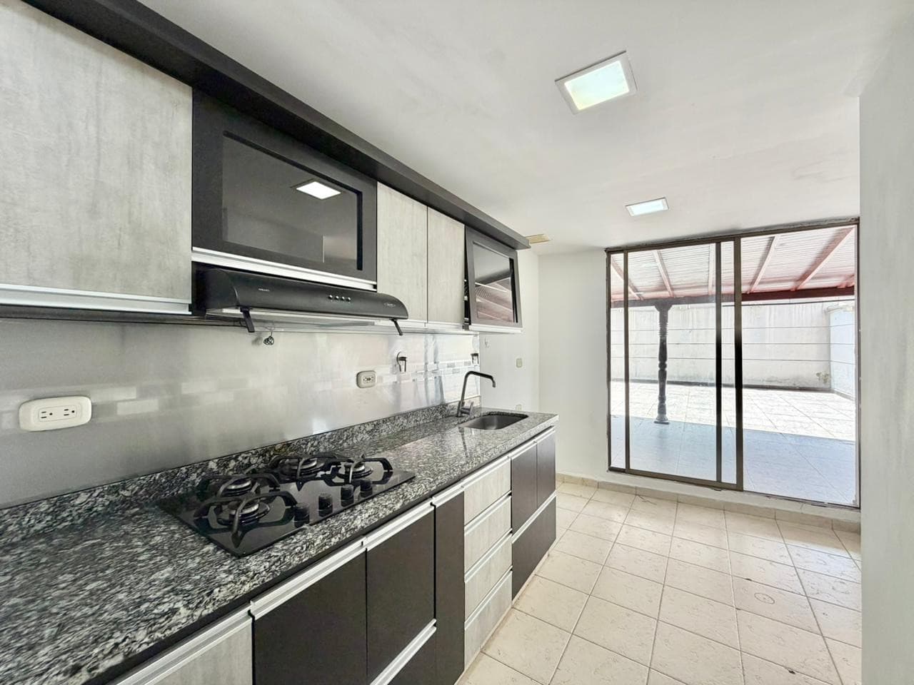 Apartamento Mas Oficina En Arriendo - Sector Las Palmas, Poblado
