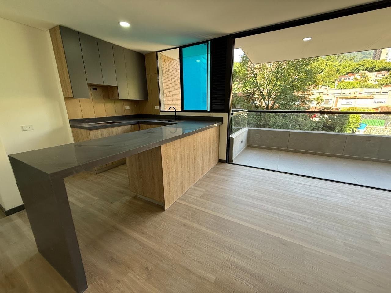 Apartment for Sale - Loma de las Brujas Neighborhood, Envigado