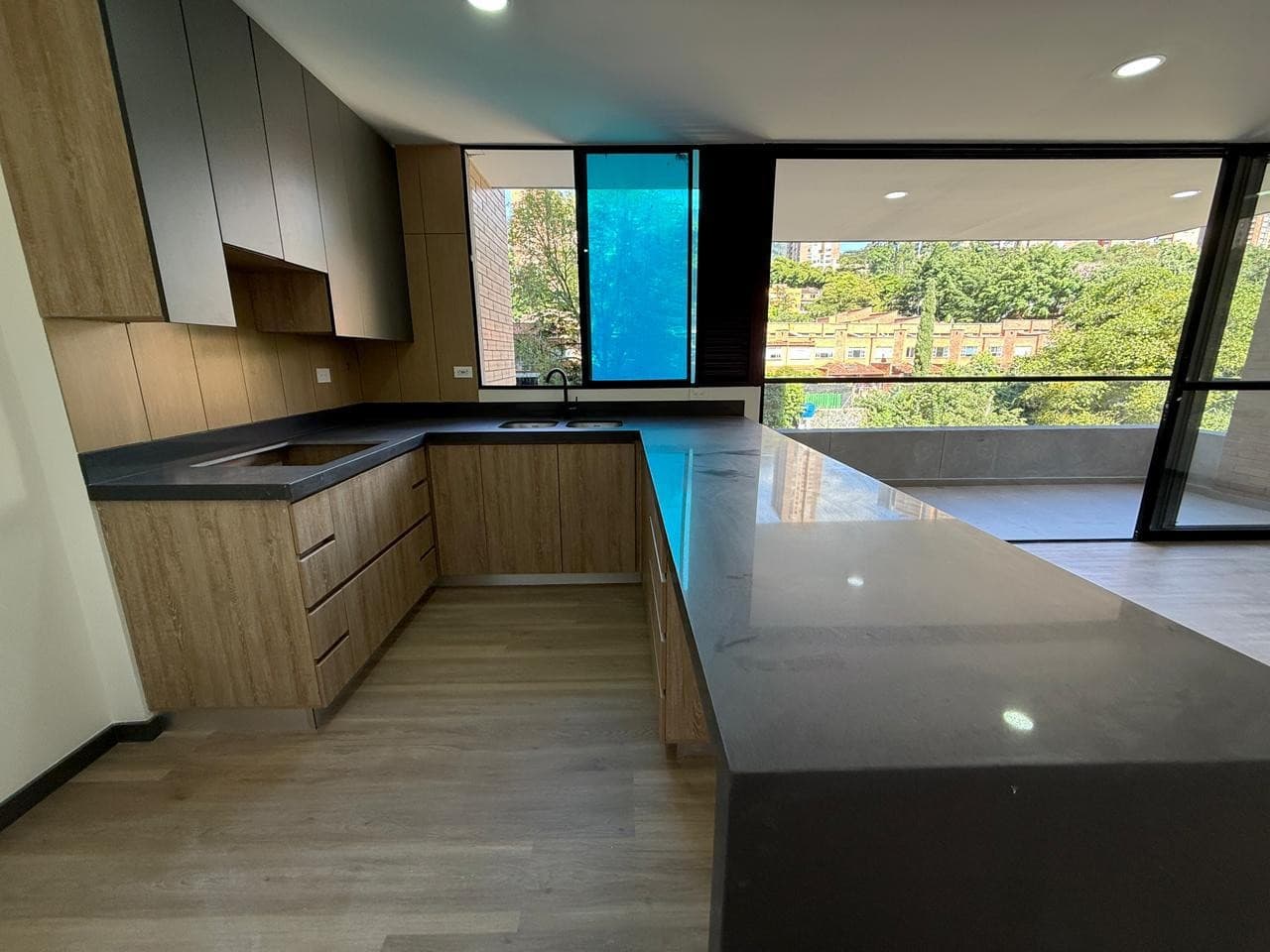 Apartment for Sale - Loma de las Brujas Neighborhood, Envigado