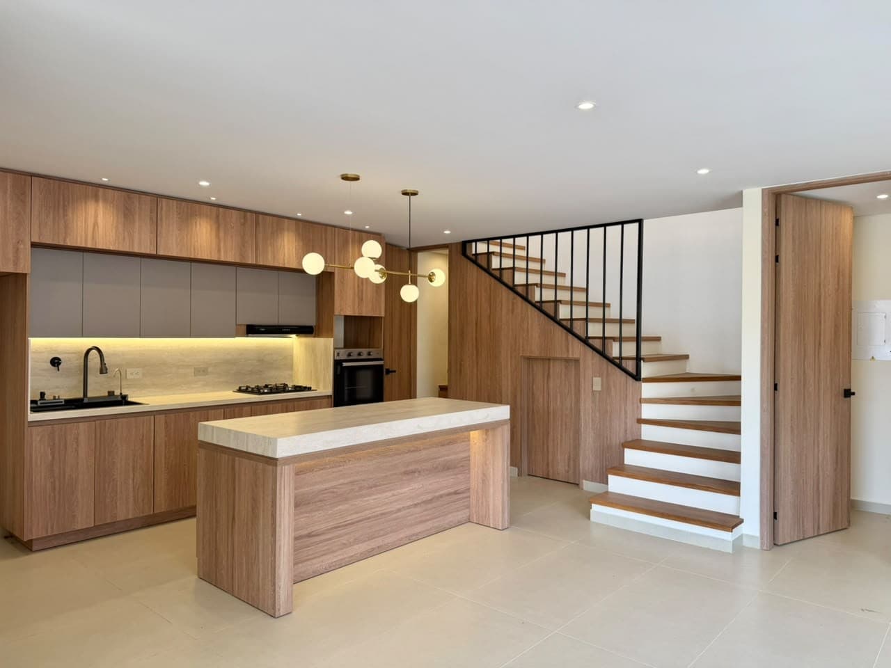 Single-Family Home for Sale - Valles, La Ceja