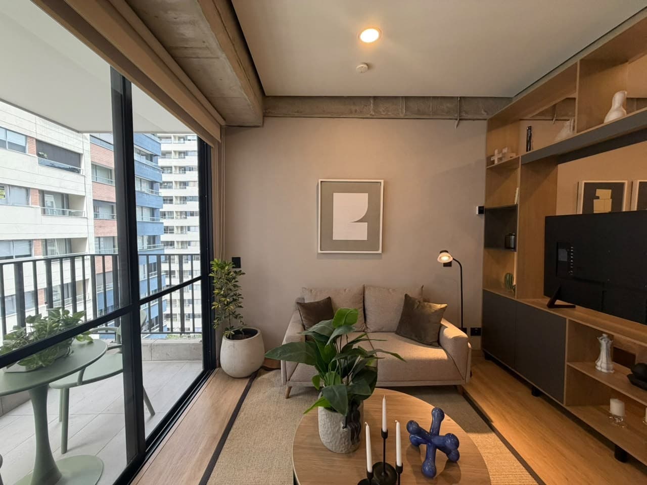 Apartaestudio En Arriendo Amoblado- Sector Cuidad Del Rio, Poblado