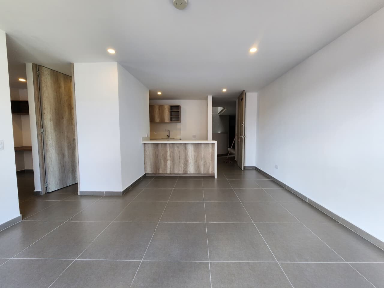 Apartamento En Arriendo - Sector Cuidad Del Rio, Poblado