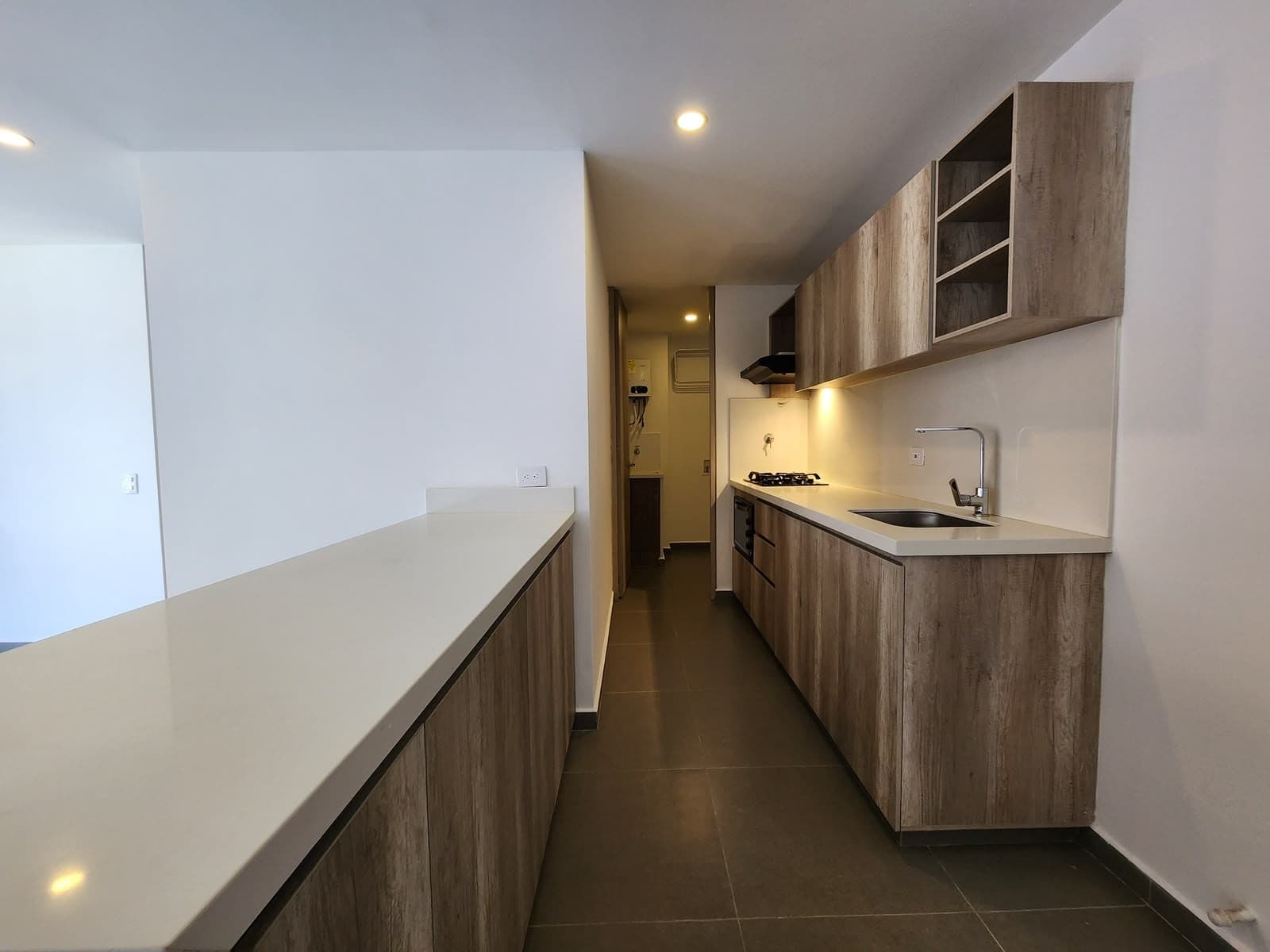 Apartamento En Arriendo - Sector Cuidad Del Rio, Poblado