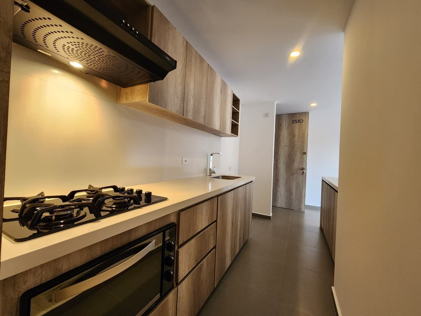 Apartamento En Arriendo - Sector Cuidad Del Rio, Poblado