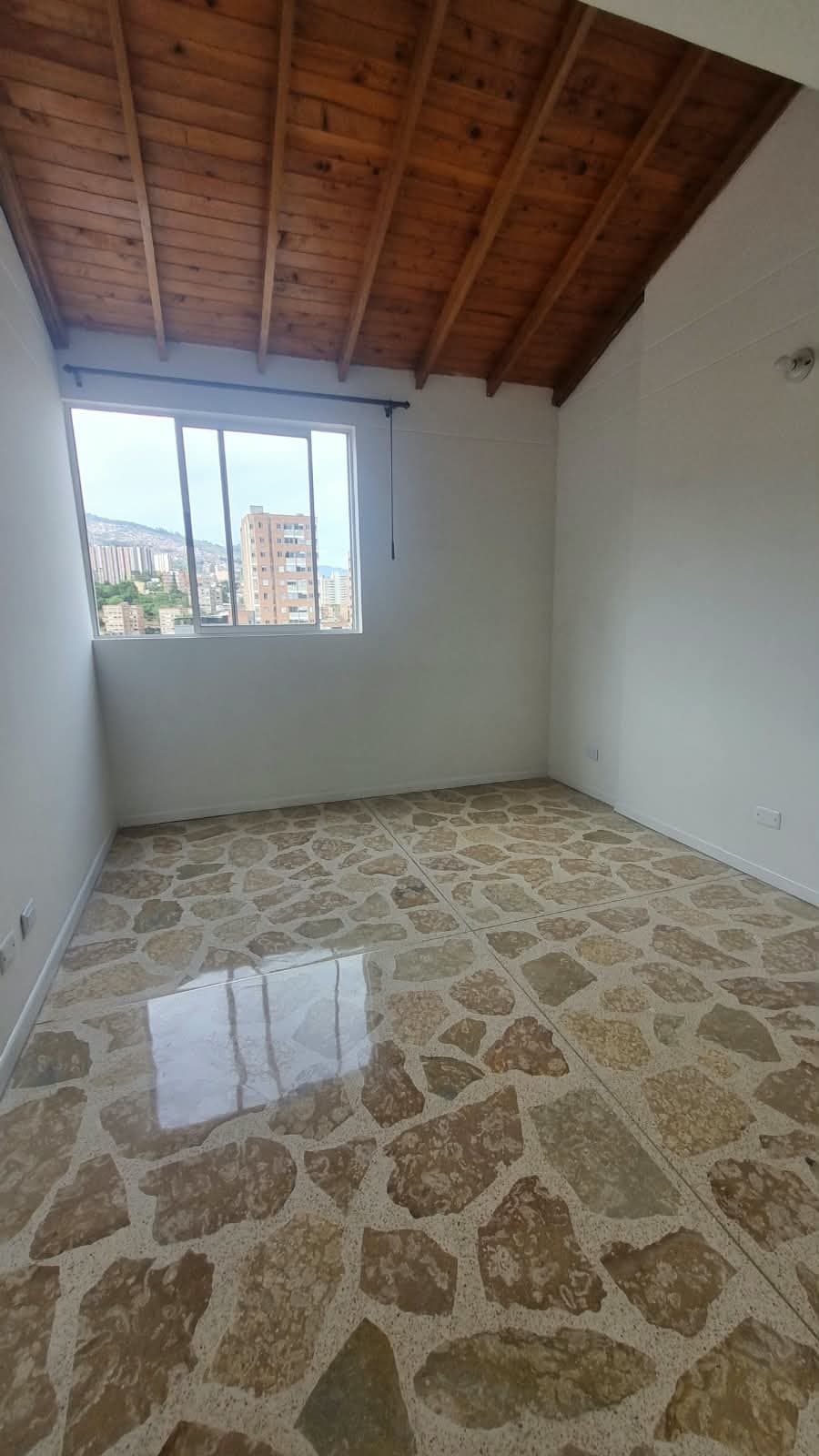 Apartamento En Arriendo- Sector Calanzas Parte Baja