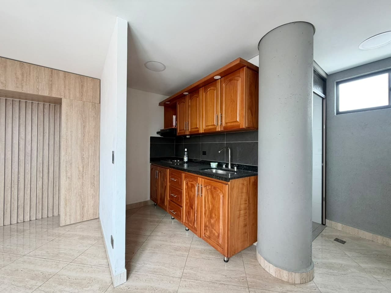 Apartaestudio En Arriendo - Edificio Baolcones de la Consolata, Laureles