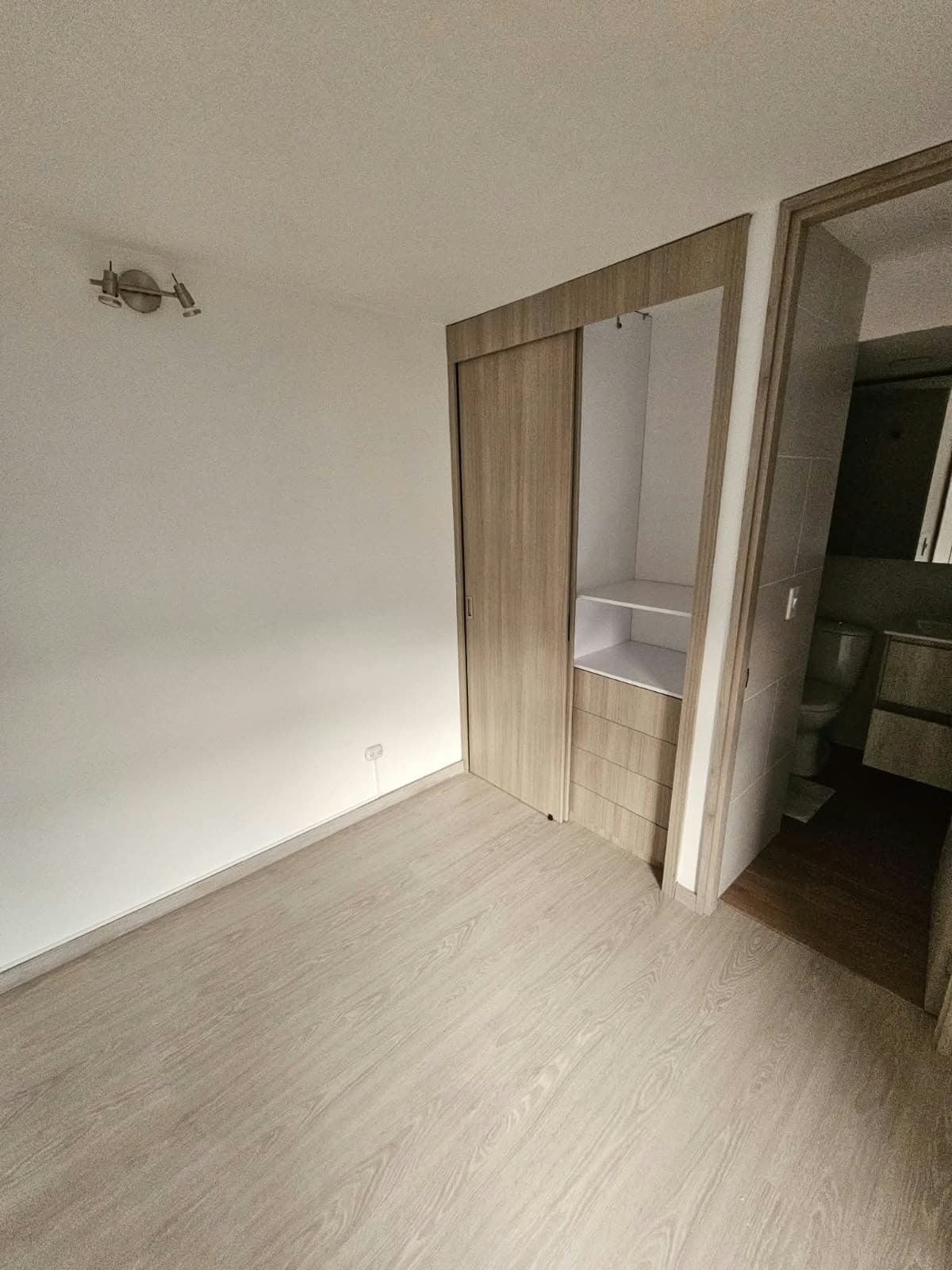 Apartamento En Arriendo - Sector Loma de Los Bernal, Belen