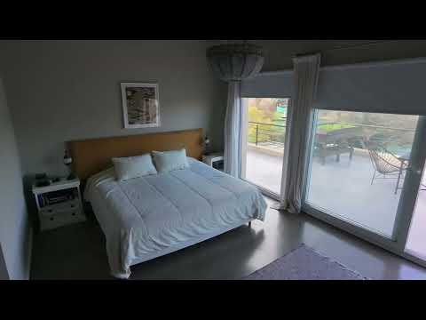 House for sale with lagoon views, 4 suites (1 on the ground floor), elevator