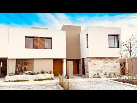 House with a Bedroom on the Ground Floor Studio, For Sale in Juriquilla, Querétaro