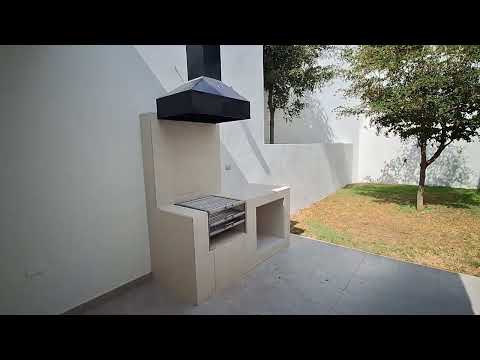 Casa con 4 Recámaras con baño y Vestidor en Jardín de los Almendros, jardín trasero son Terraza y Asador