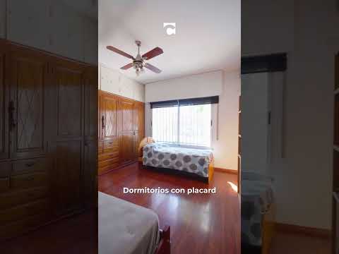 House for sale: 3 bedrooms, radiators, patio, and pool