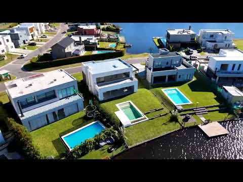 3-Bedroom Lakefront House in SANTA ANA, VILLANUEVA