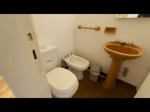 FOR SALE: 3 private rooms, utility rooms, and a balcony - Suitable for residential or commercial use - In need of renovation - GREAT OPPORTUNITY - RECOLETA