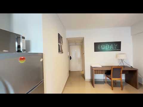 Furnished and fully equipped studio apartment on the street-facing side (Amenities)