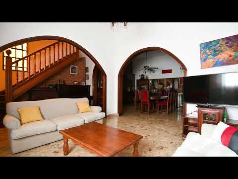 5-Room House for Sale in Parque Chas