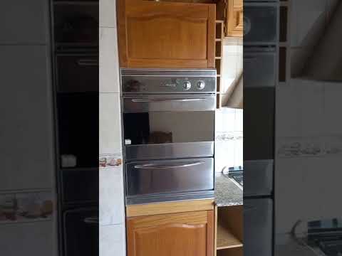 House for sale in Los Antiguos: 3 bedrooms, 2 bathrooms, with a patio and garage