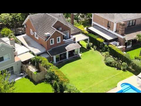 5-room house for sale with a pool, Septiembre Gated Community, Escobar
