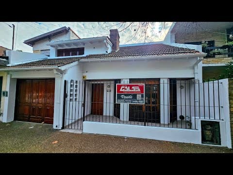 4-bedroom villa with 1 suite and a garden in the center of Ituzaingó Norte.