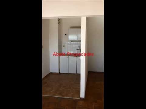 Spacious studio apartment at the corner of Mercedes and Fdez. Crespo, with plenty of sunlight!