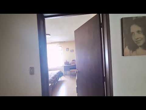 Modern House in León with 4 Bedrooms, a Maid's Room, and a Backyard