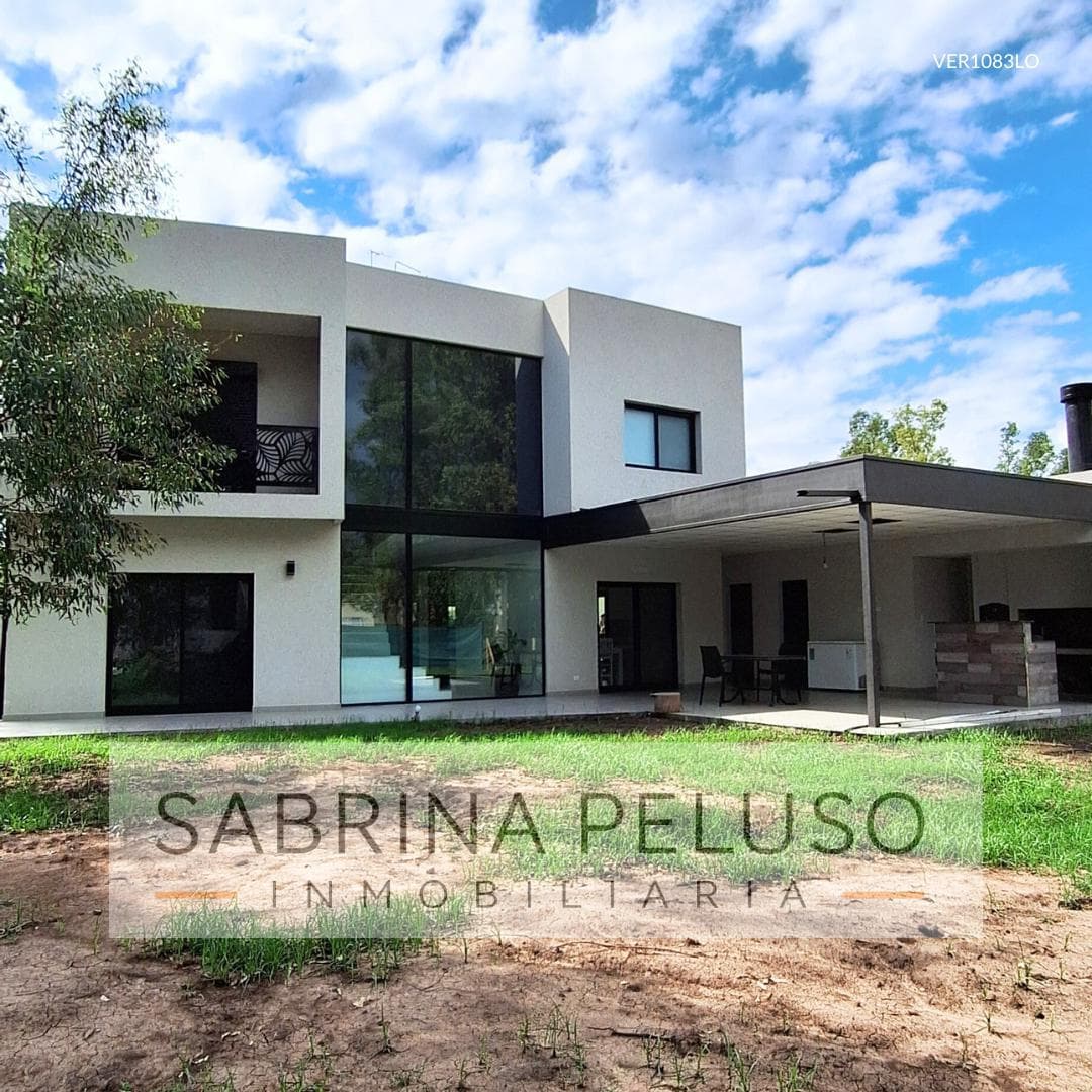 HOUSE FOR SALE in Alvarez del Bosque, MORENO