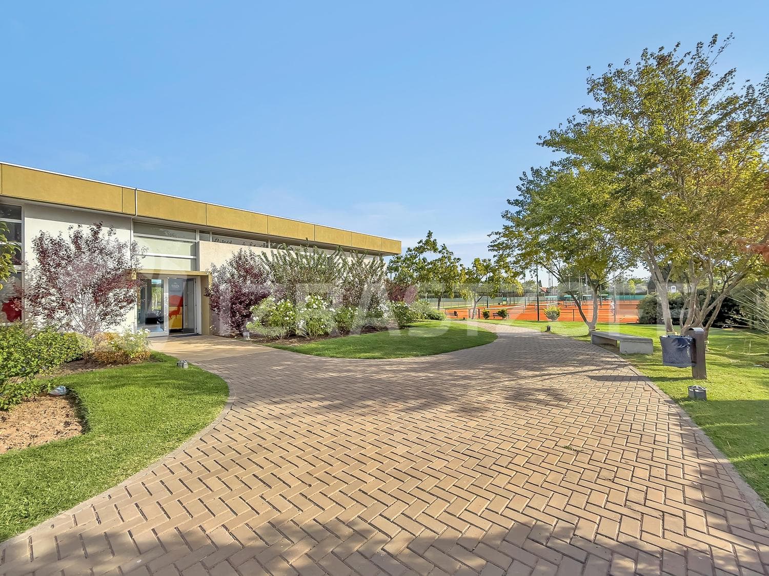 House for Sale in Ayres Plaza - Three Stories
