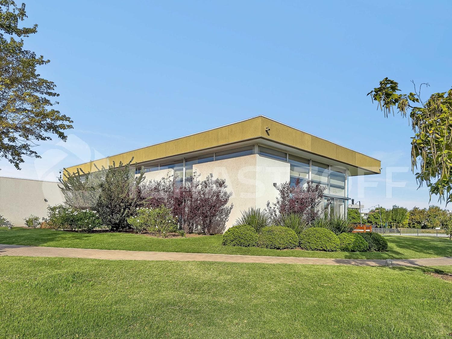 House for Sale in Ayres Plaza - Three Stories
