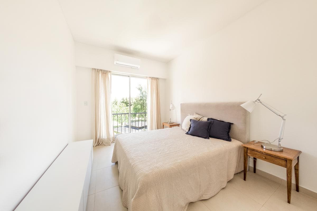 Brand-new 1- or 2-bedroom apartment - SUITABLE FOR PROFESSIONAL USE - Caamaño