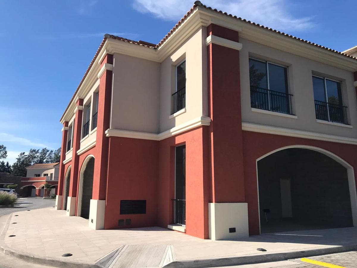 Brand-new 1- or 2-bedroom apartment - SUITABLE FOR PROFESSIONAL USE - Caamaño