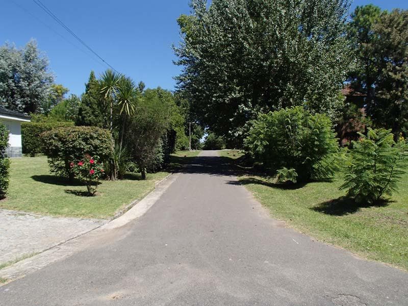 House for sale with a view of the golf course in Larena CC, Pilar. OPPORTUNITY