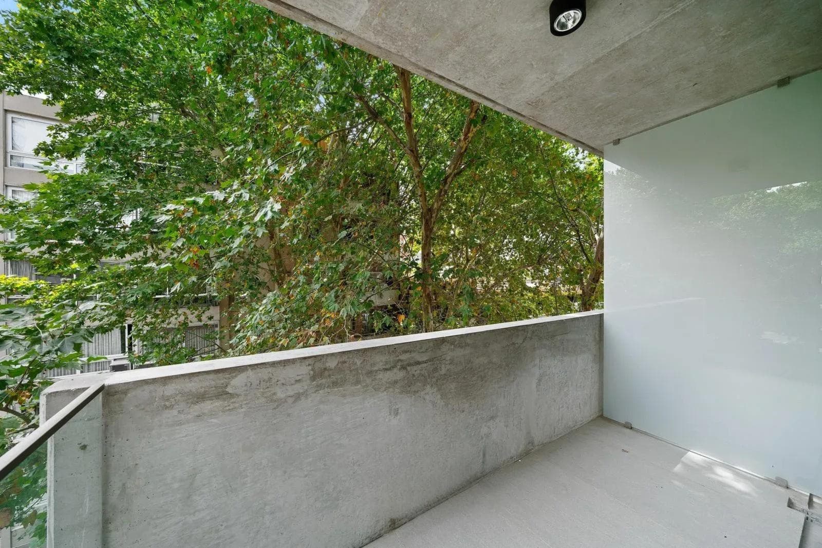 5-Room Apartment for Sale with Guest Quarters in Palermo