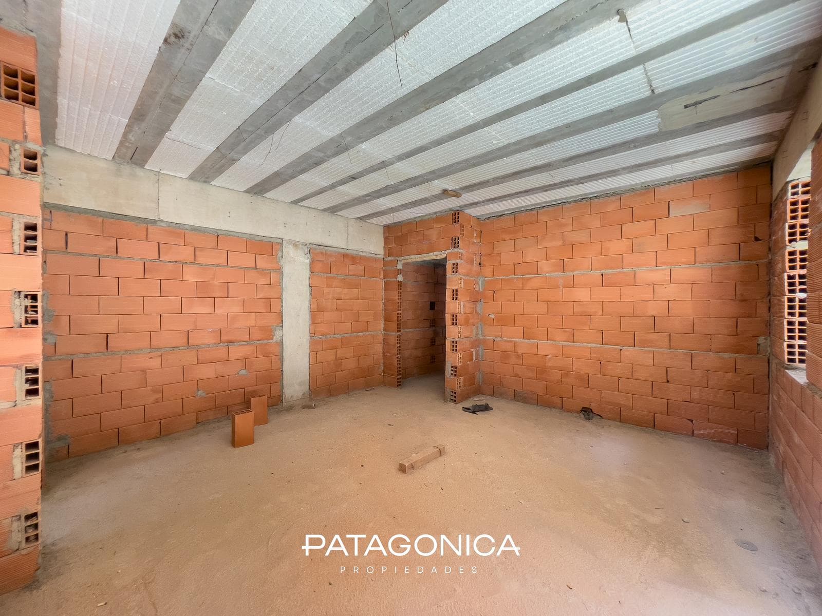 FOR SALE: 56-square-meter 1-bedroom apartment on the first floor in Domo II, Villa La Angostura