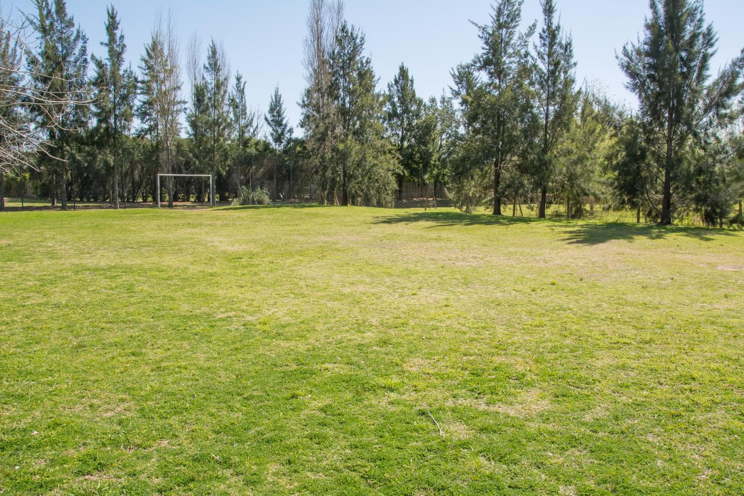 House for annual rent by the water in Santa Bárbara—5 bedrooms, immaculate, comfortable, and bright