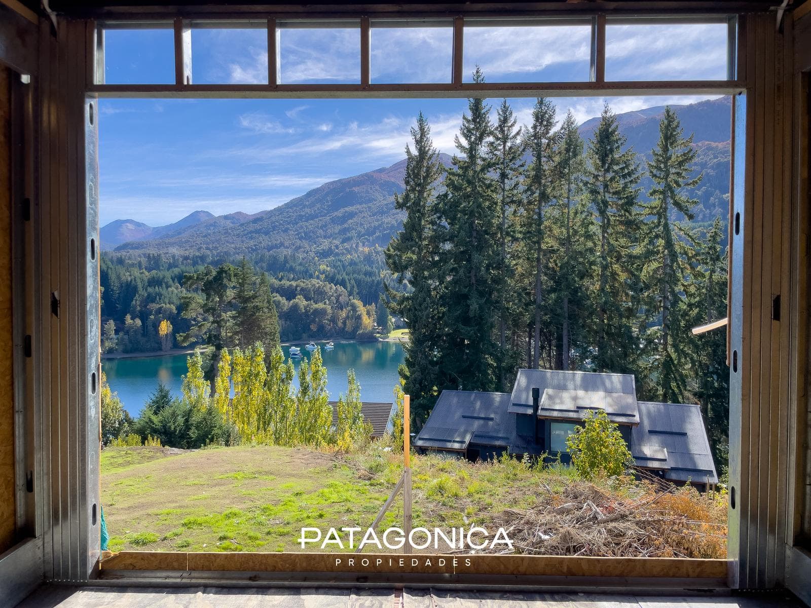 Brand-New Premium 6-Room Apartment with 3 Bedrooms and a Lake View in Bahía Manzano, Villa La Angostura