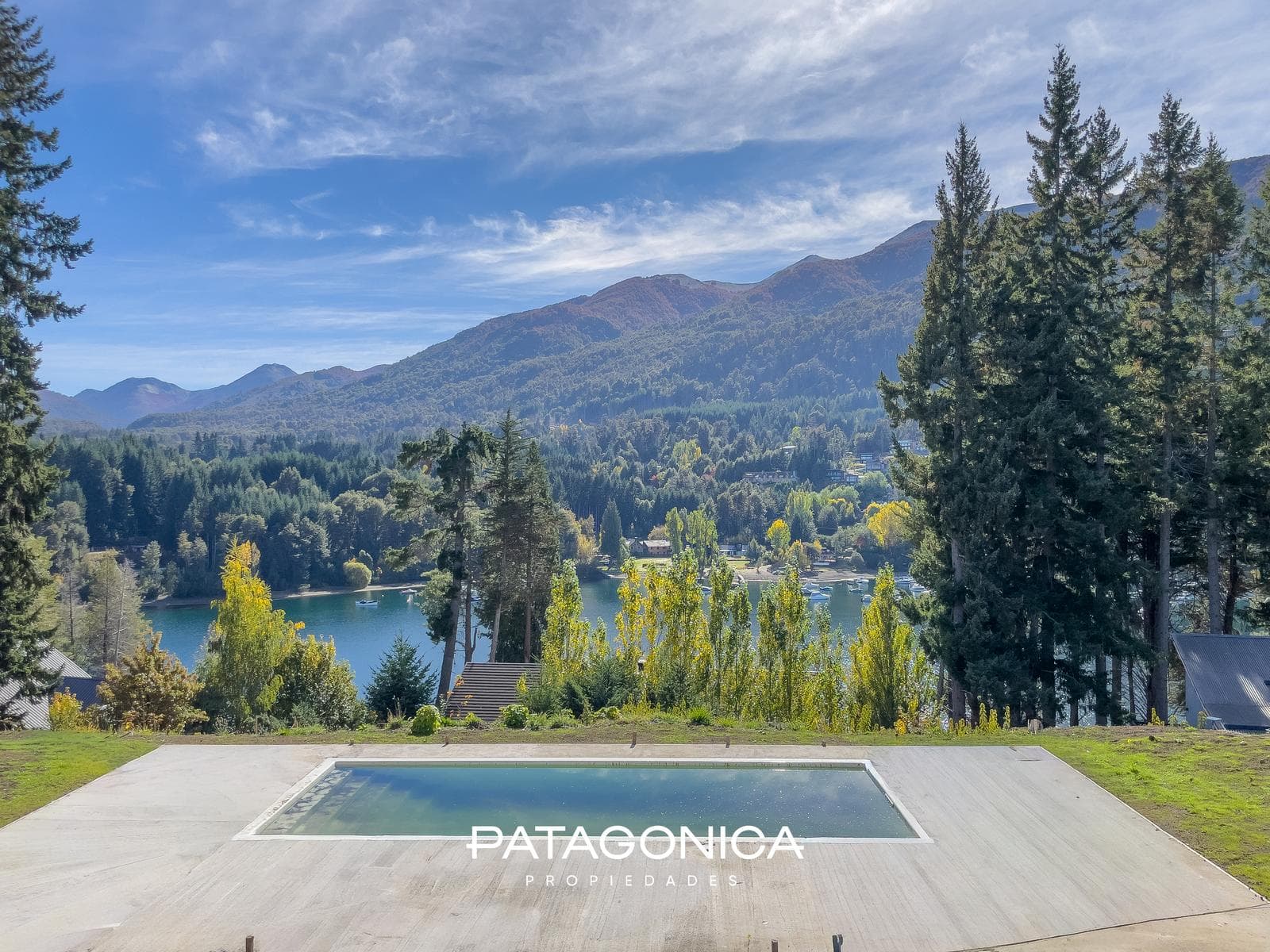 Brand-New Premium 6-Room Apartment with 3 Bedrooms and a Lake View in Bahía Manzano, Villa La Angostura