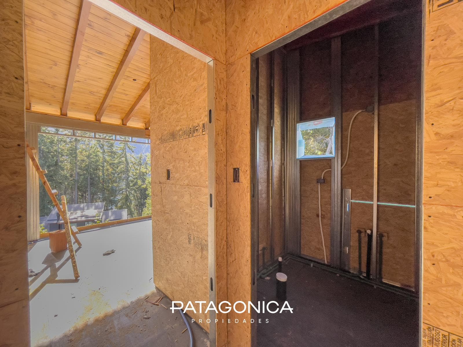 Brand-New Premium 6-Room Apartment with 3 Bedrooms and a Lake View in Bahía Manzano, Villa La Angostura