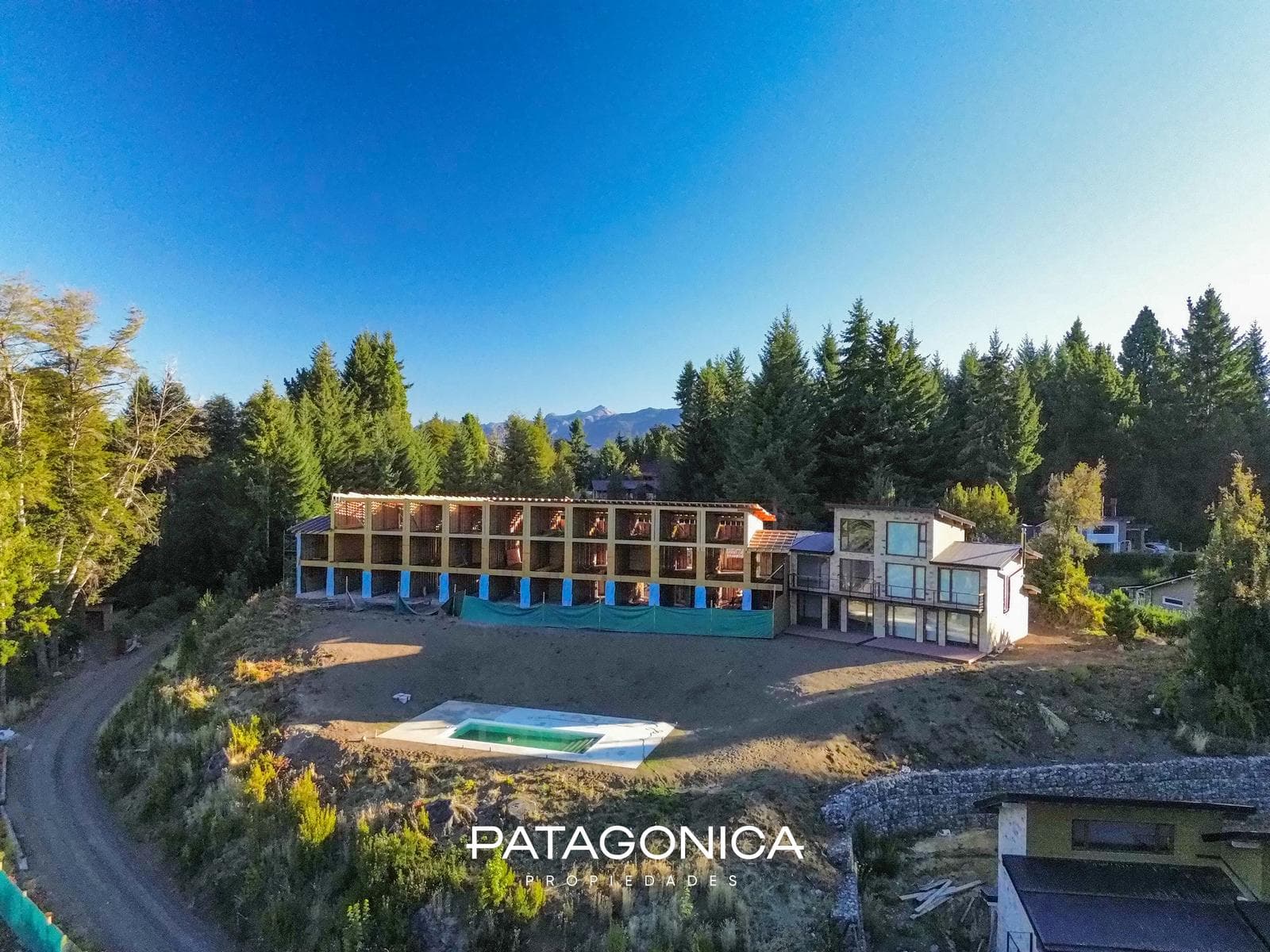 Brand-New Premium 6-Room Apartment with 3 Bedrooms and a Lake View in Bahía Manzano, Villa La Angostura