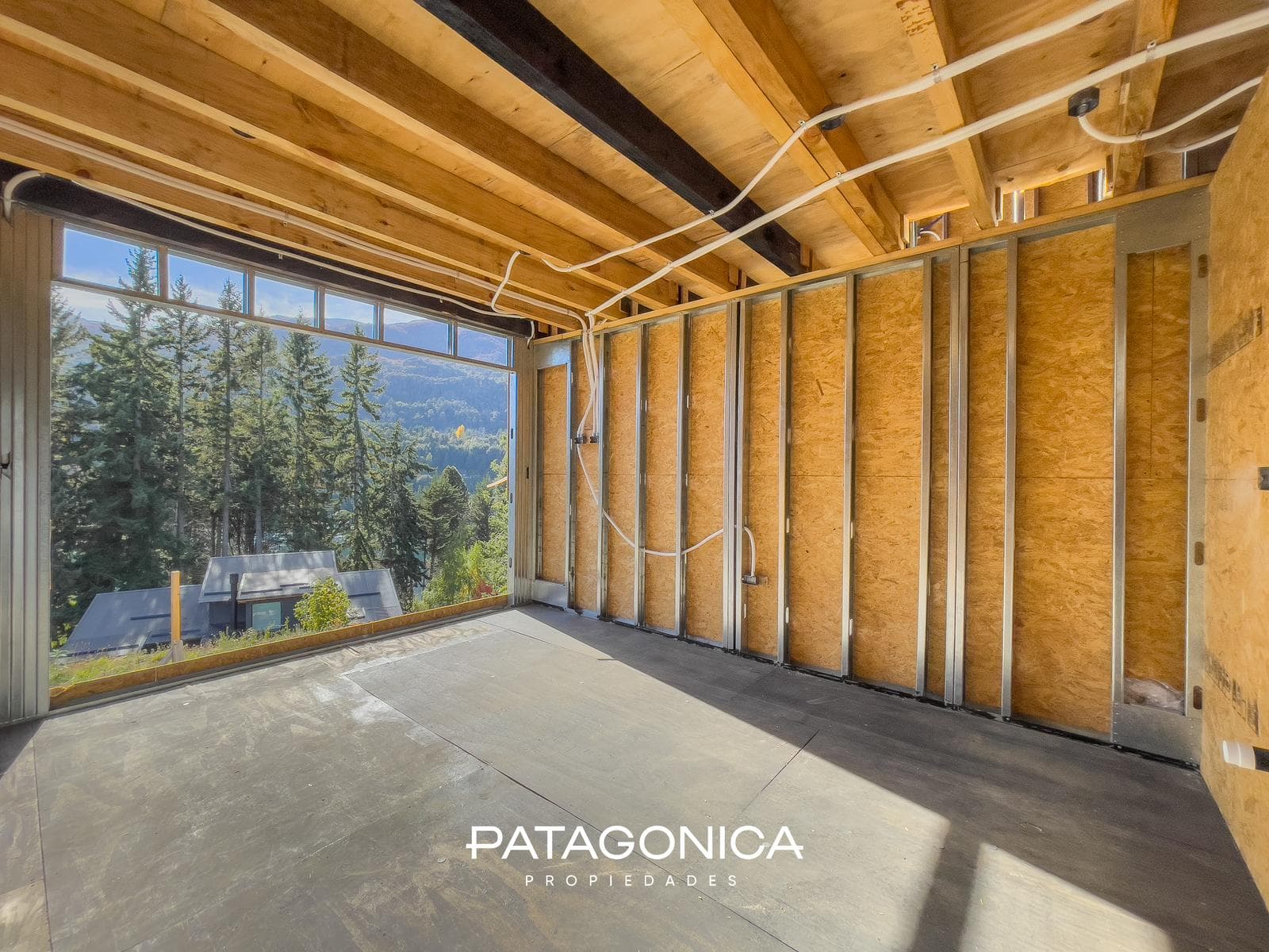 Brand-New Premium 6-Room Apartment with 3 Bedrooms and a Lake View in Bahía Manzano, Villa La Angostura
