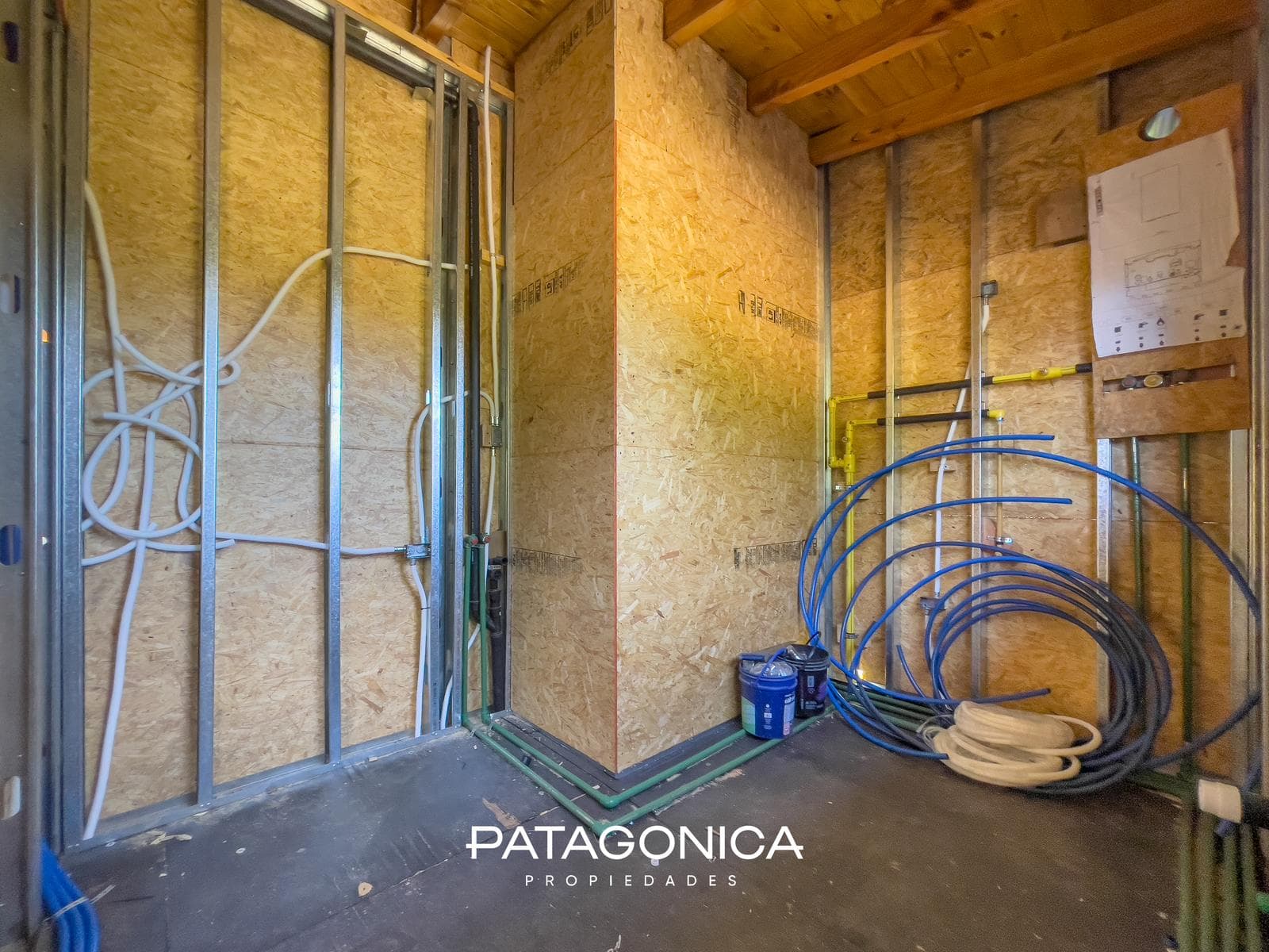 Brand-New Premium 6-Room Apartment with 3 Bedrooms and a Lake View in Bahía Manzano, Villa La Angostura