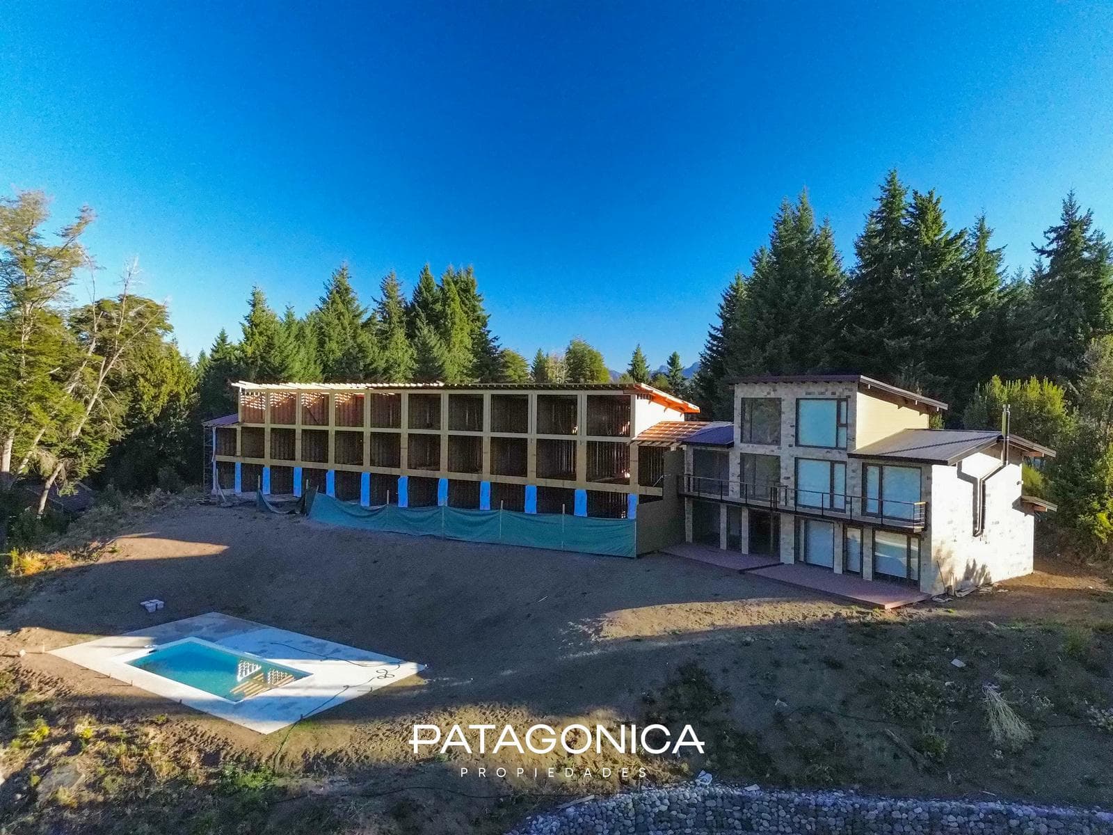 Brand-New Premium 6-Room Apartment with 3 Bedrooms and a Lake View in Bahía Manzano, Villa La Angostura