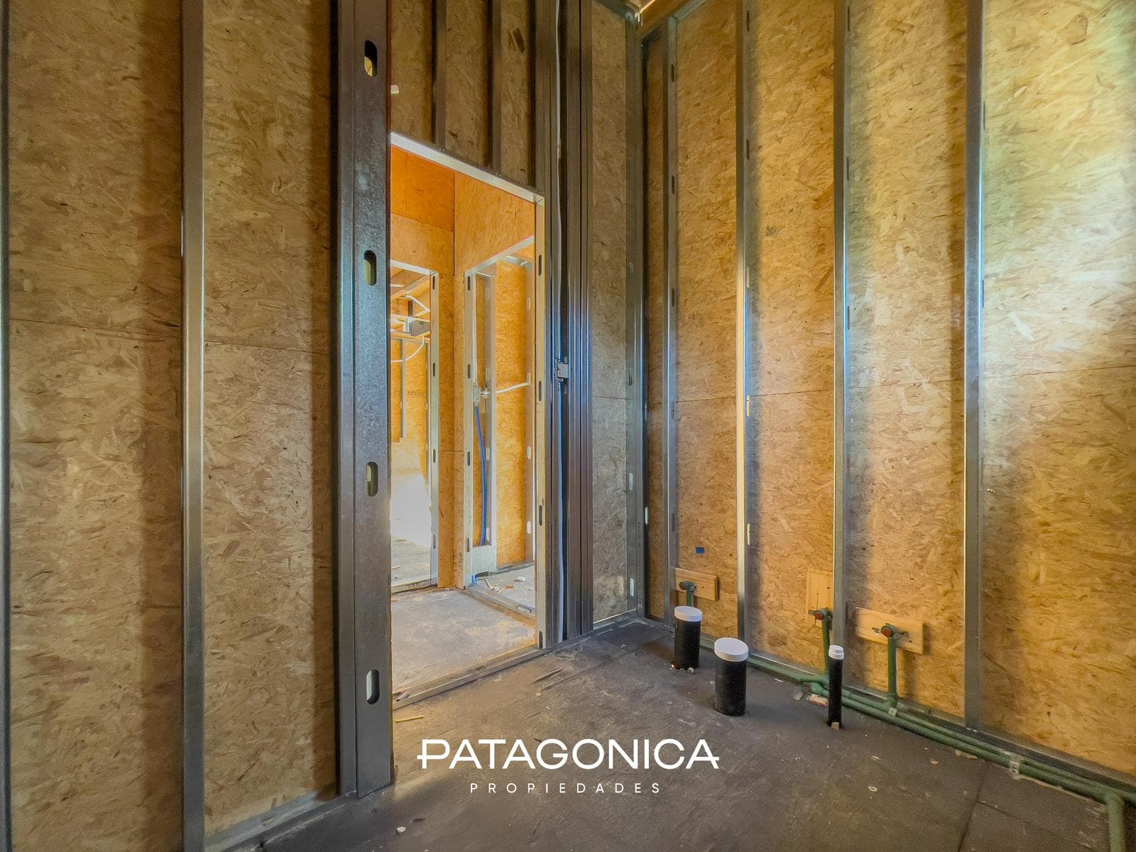 Brand-New Premium 6-Room Apartment with 3 Bedrooms and a Lake View in Bahía Manzano, Villa La Angostura