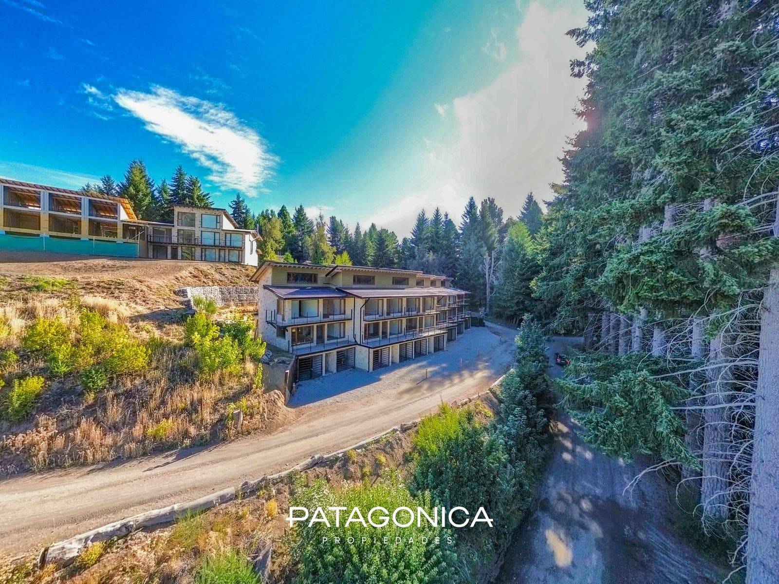 Brand-New Premium 6-Room Apartment with 3 Bedrooms and a Lake View in Bahía Manzano, Villa La Angostura