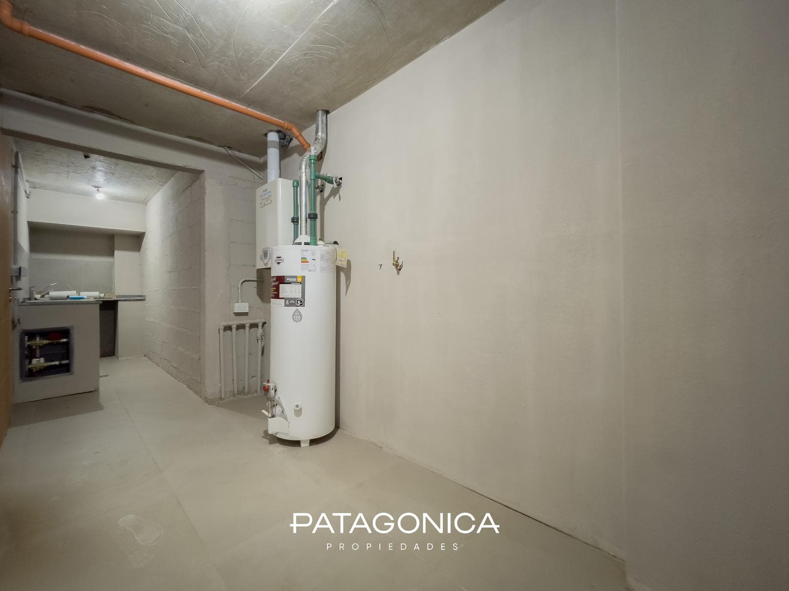 Brand-New Premium 6-Room Apartment with 3 Bedrooms and a Lake View in Bahía Manzano, Villa La Angostura