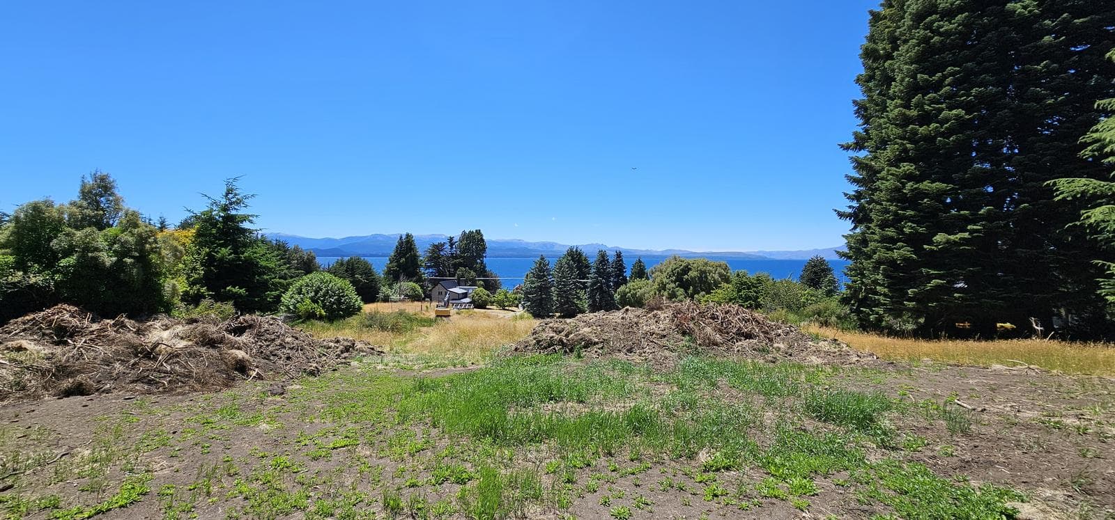 On Bustillo Ave., Km 3.5 — Stunning view of the lake — Bariloche