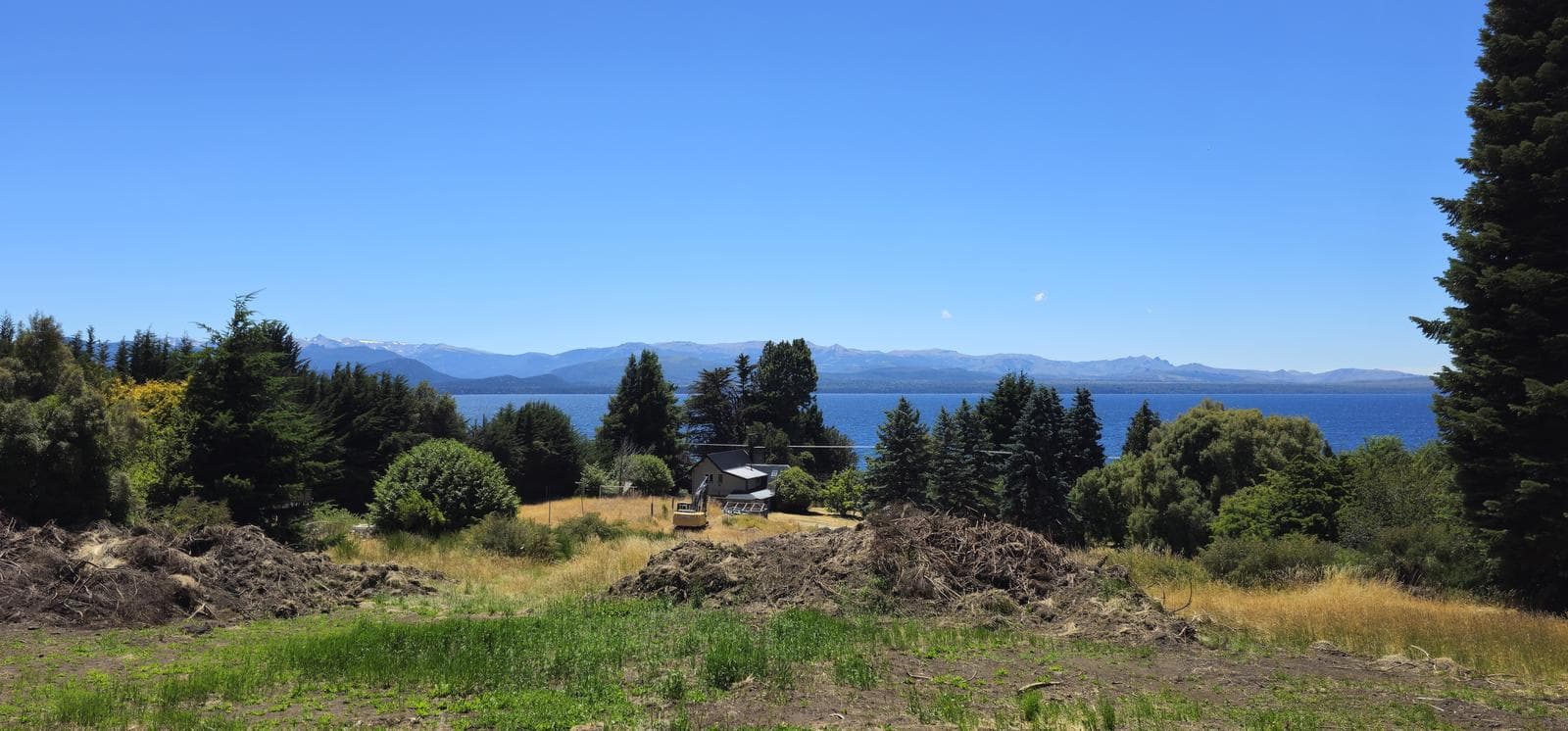 On Bustillo Ave., Km 3.5 — Stunning view of the lake — Bariloche