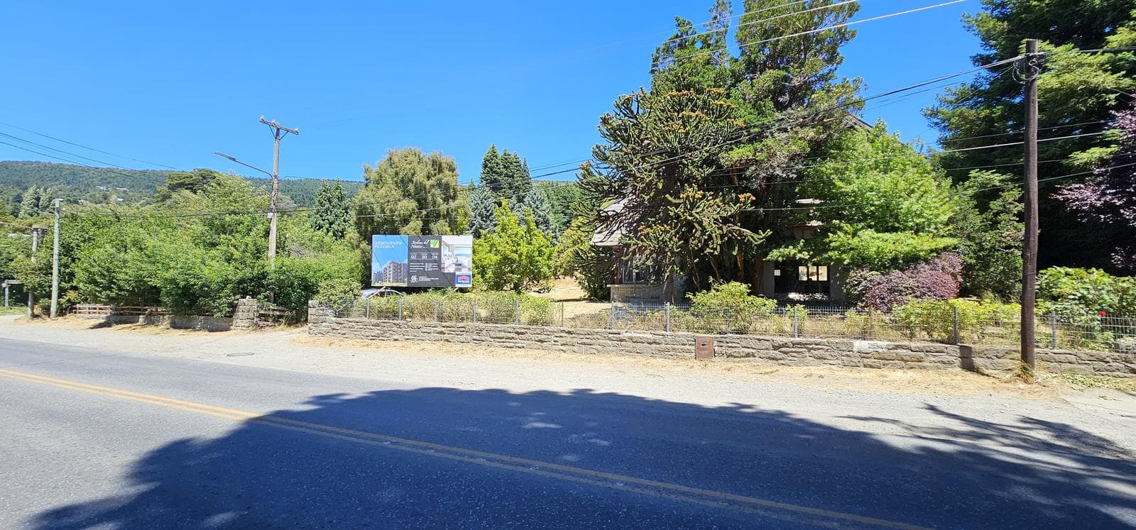 On Bustillo Ave., Km 3.5 — Stunning view of the lake — Bariloche