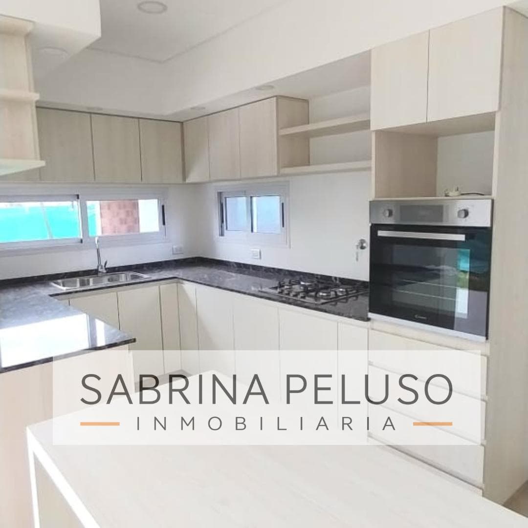 HOUSE FOR SALE in Alvarez del Bosque, MORENO