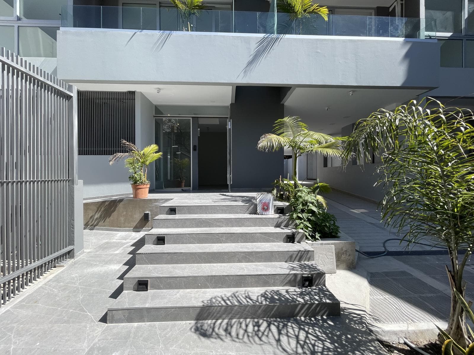 Brand-New 2-Room Apartment with Garage - WE LIVE, Olivos